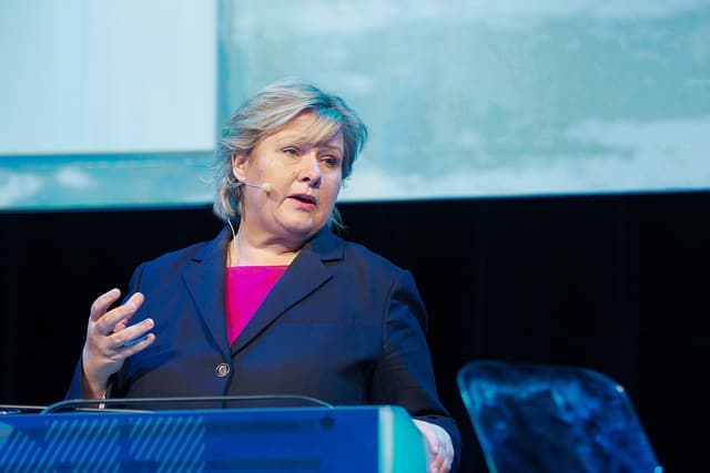 6375854983_d13010ac25_z