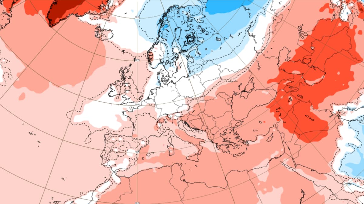 Et kart over Europa som viser temperaturanomalier, med de fleste regioner i røde nyanser som indikerer temperaturer over gjennomsnittet, og et blått område over Nord-Skandinavia som indikerer temperaturer under gjennomsnittet.