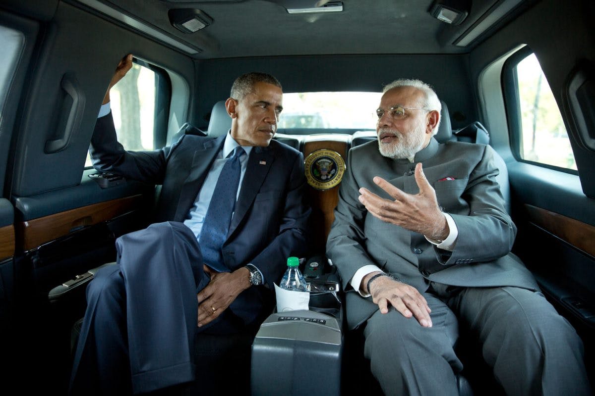 Barack_Obama_talks_with_Narendra_Modi