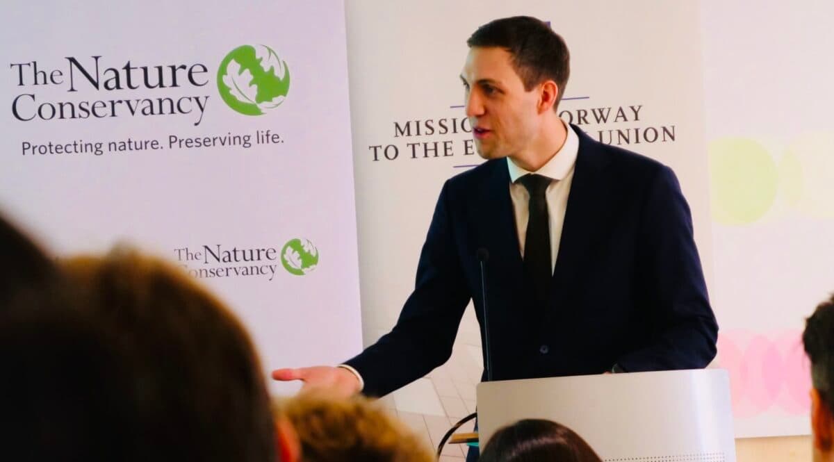 EB6A4E63-FD38-40BD-B816-C69EE2669976_1_201_a