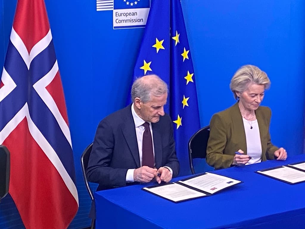 05508012-5B42-430C-8311-B5A75A405E26_1_105_c