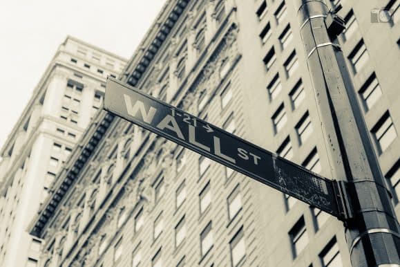 Karbonboblen og solenergiens disruptive kraft har makt til å ryste Wall Street. (foto: mayeesherr. Lisens: CC-by.)