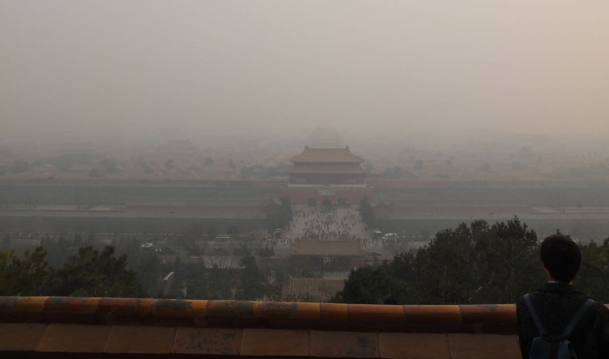 Smog hyller Den forbudte by i Beijing i tåke. Foto fra mars 2013.