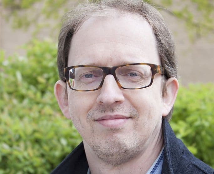 Espen Moe er førsteamanuensis ved Institutt for sosiologi og statsvitenskap, NTNU. Hans forskningsfelt er «vested interests» – etablerte interesser/særinteresser.