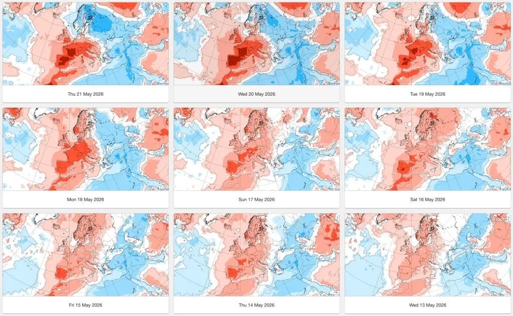 Rutenett med 9 kart som viser daglige temperaturavvik over Europa og Nord-Atlanteren i uke 22 2026, med varmere temperaturer i rødt og kjøligere i blått.