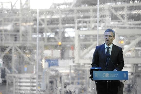 Statsminister Jens Stoltenberg taler på Mongstad