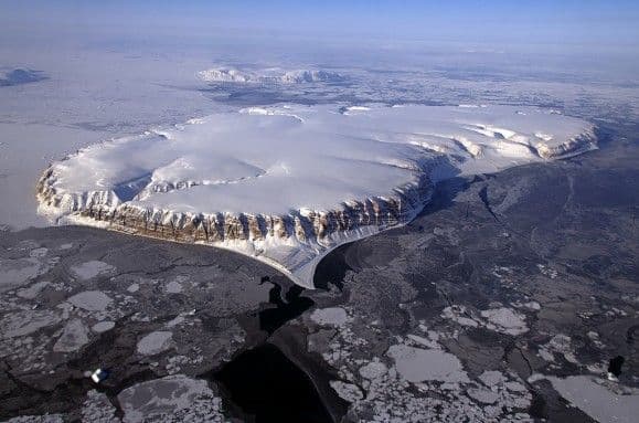 Isdekke ved Saunders Island og Wolstenholme Fjord, nordvest-Grønland (foto: NASA Goddard Space Flight Center. Lisens: CC by)