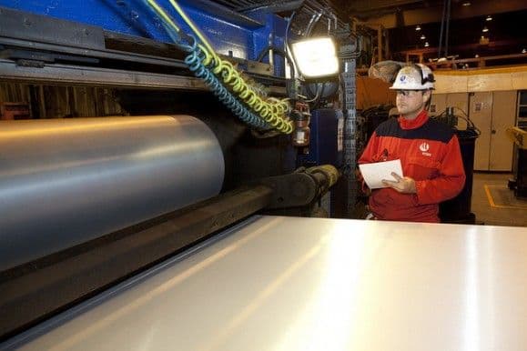 Aluminiumproduksjon hos Hydro på Karmøy (foto: Hydro/Kåre Foss)