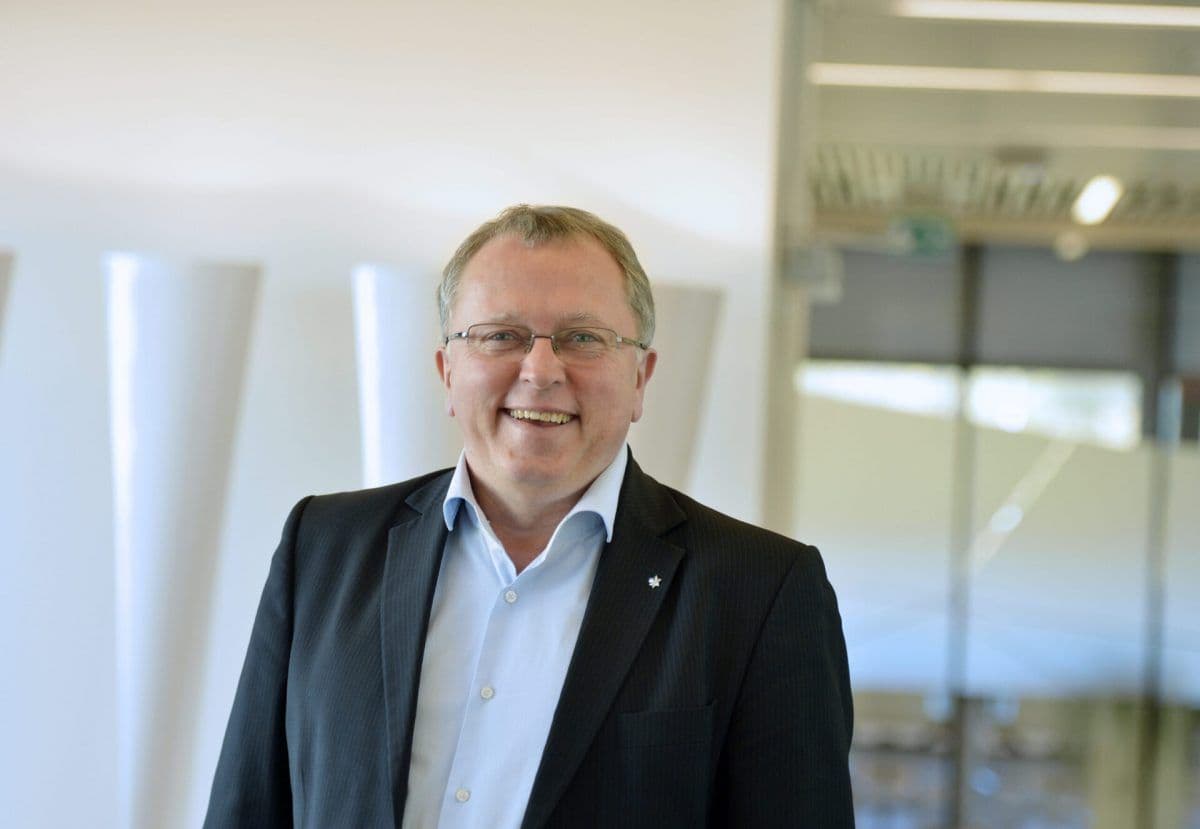 Statoil fungerende toppsjef Eldar Sætre må ta nedskrivninger og kutte kostnader. Foto: Harald-Pettersen-Statoil